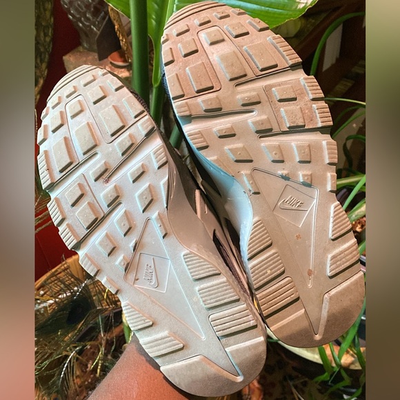 Nike Huarache Run GS 'Sequoia' Dark Stucco (6Y) - Picture 4 of 6